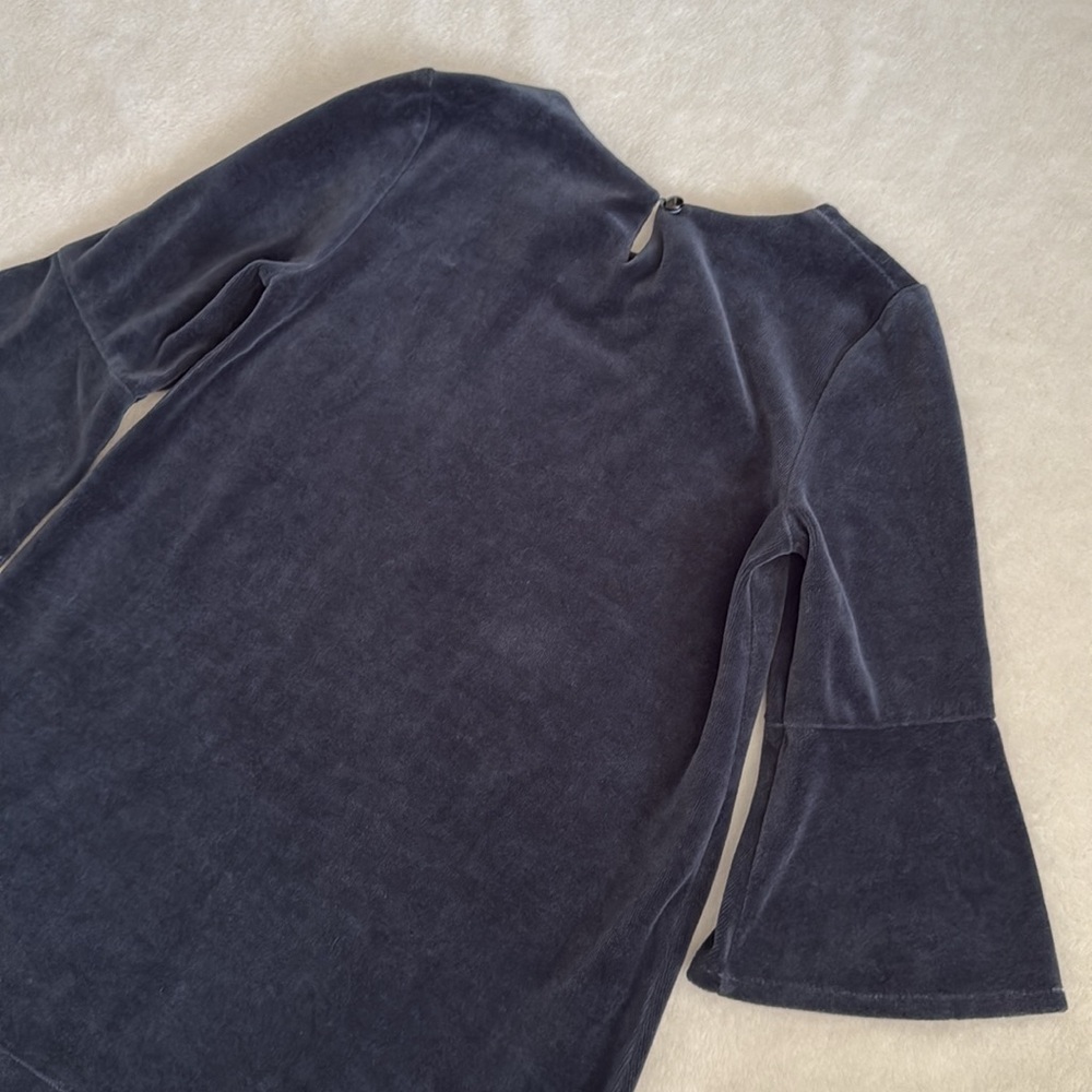 Garnet Hill Kids | Madeline Velour 3/4 Bell Sleeve Flounce Dress Blue (8) - Picture 9 of 12
